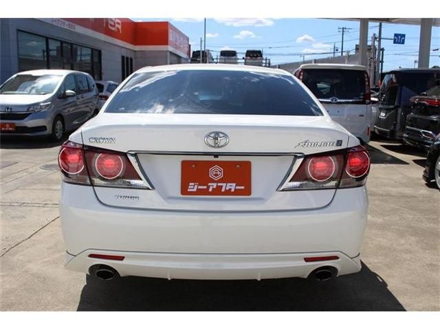 TOYOTA CROWN SEDAN 2017 Image 31