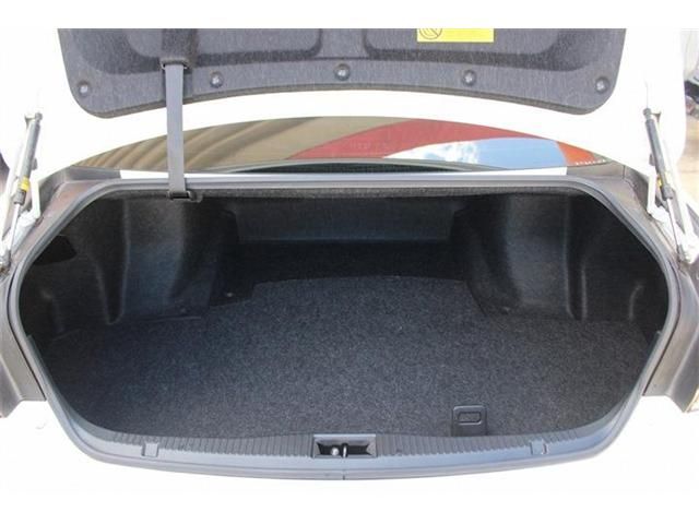 TOYOTA CROWN SEDAN 2017 Image 31