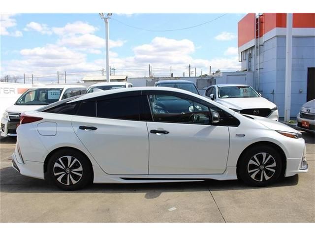 TOYOTA PRIUS PHV 2017 Image 31