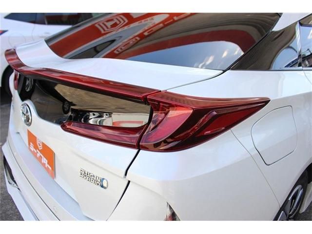 TOYOTA PRIUS PHV 2017 Image 31