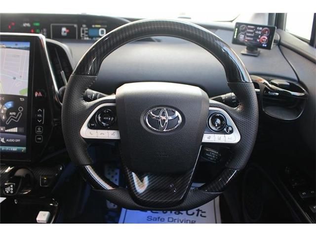 TOYOTA PRIUS PHV 2017 Image 31