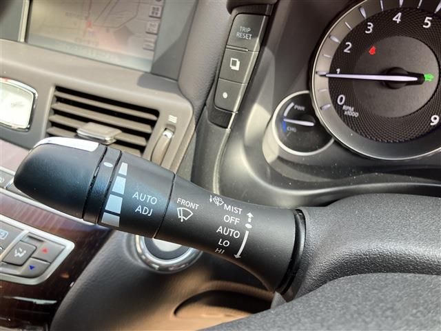 NISSAN FUGA HYBRID 2012 Image 31