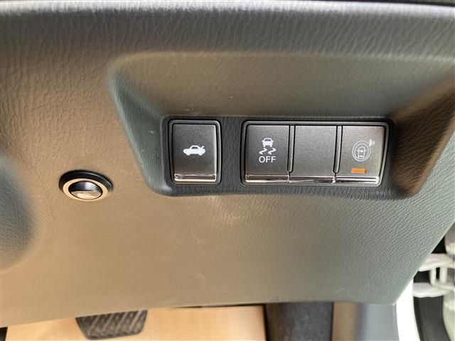 NISSAN FUGA HYBRID 2012 Image 31