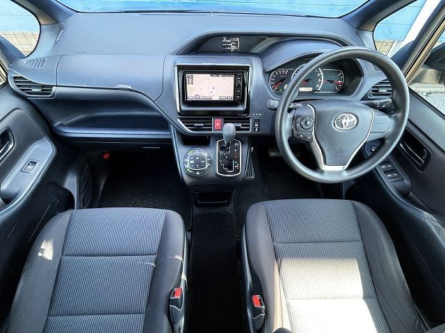 TOYOTA NOAH 2014 Image 31