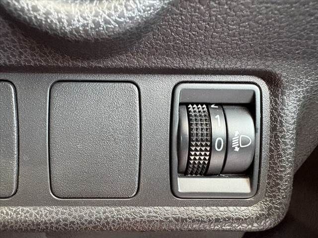 NISSAN NOTE 2013 Image 31