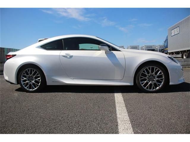 TOYOTA LEXUS RC300H 2018 Image 31