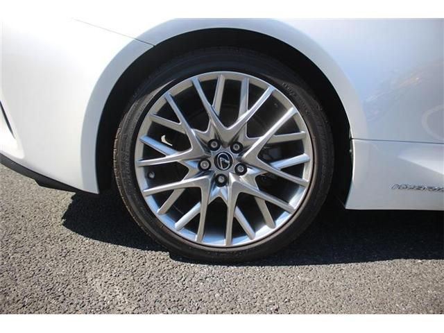 TOYOTA LEXUS RC300H 2018 Image 31