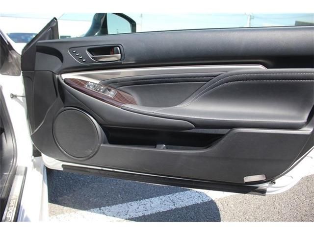 TOYOTA LEXUS RC300H 2018 Image 31