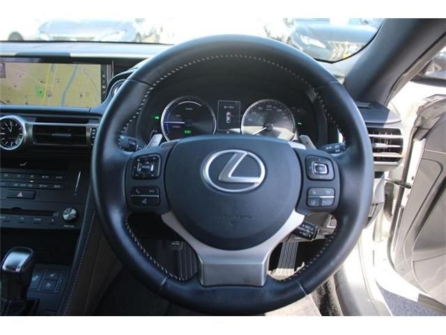 TOYOTA LEXUS RC300H 2018 Image 31