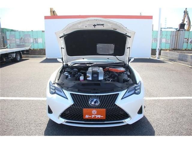 TOYOTA LEXUS RC300H 2018 Image 31
