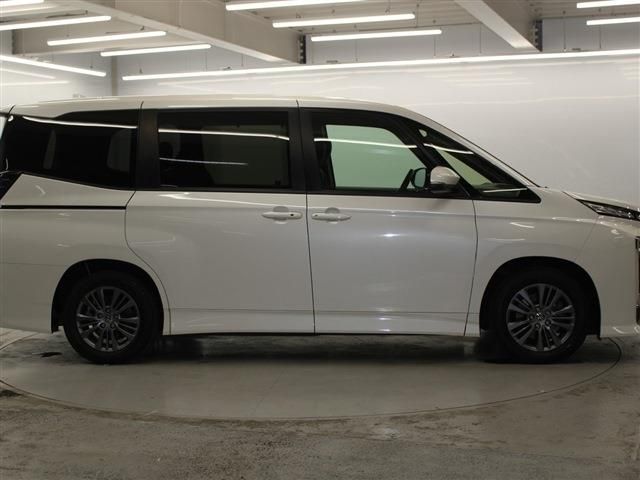 TOYOTA VOXY 2023 Image 31