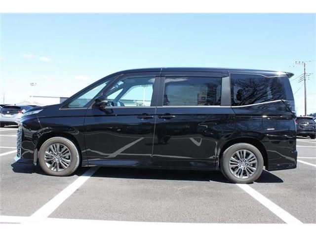 TOYOTA VOXY HYBRID 2025 Image 31