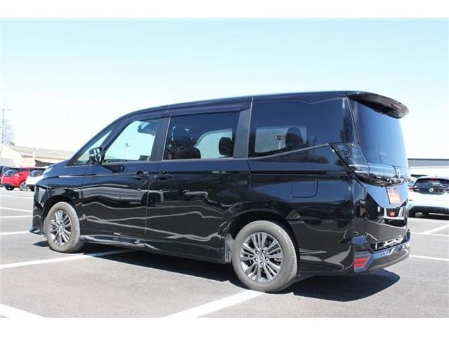 TOYOTA VOXY HYBRID 2025 Image 31