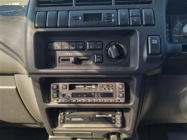 ISUZU BIGHORN WAGON 1995 Image 31