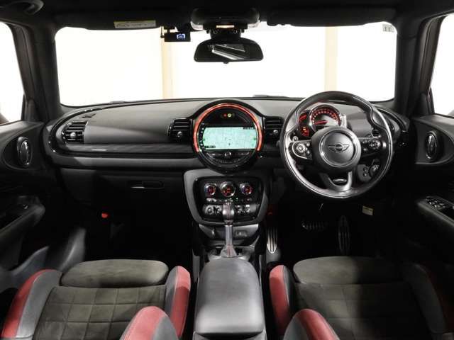 BMW MINI CLUBMAN 2018 Image 31