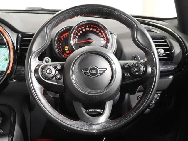 BMW MINI CLUBMAN 2018 Image 31