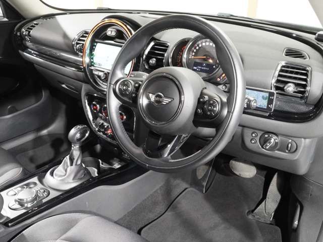 BMW MINI COOPER D CL 2017 Image 31