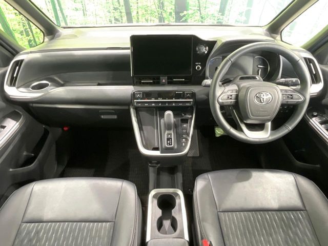 TOYOTA NOAH HYBRID 2023 Image 31