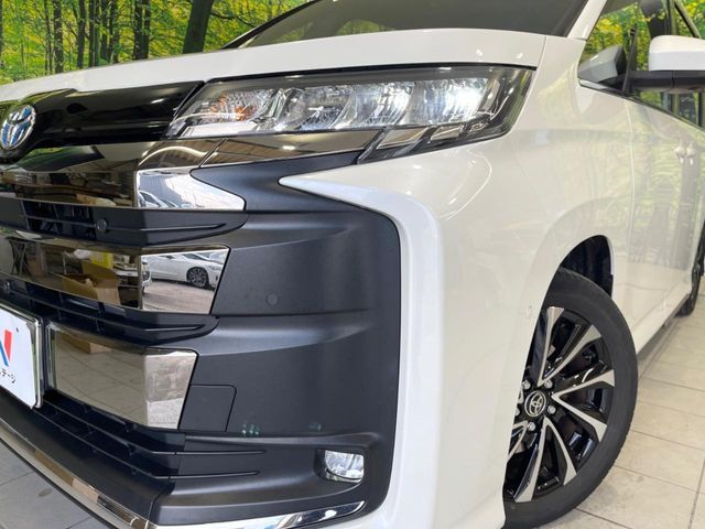 TOYOTA NOAH HYBRID 2023 Image 31