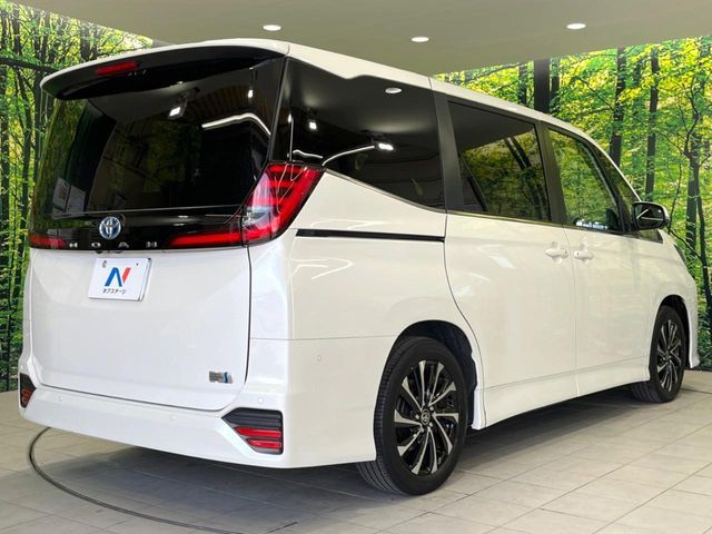 TOYOTA NOAH HYBRID 2023 Image 31