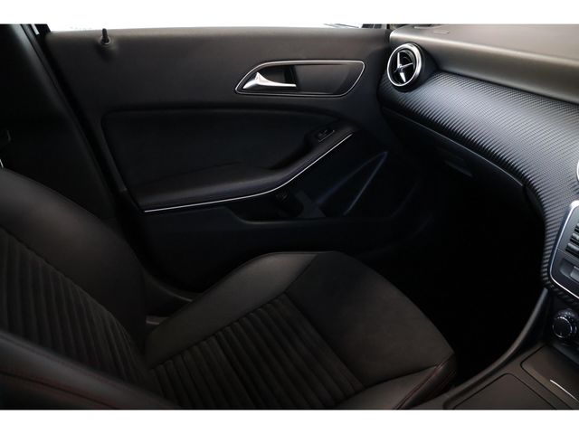 MERCEDES BENZ A CLAS 2013 Image 31