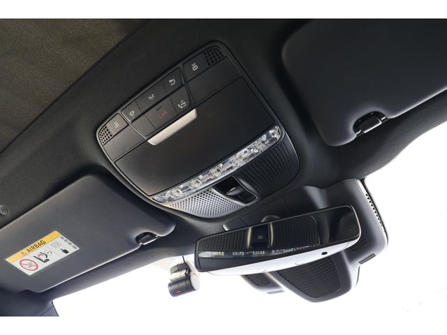 MERCEDES BENZ MERCEDES AMG C CLASS 2018 Image 31