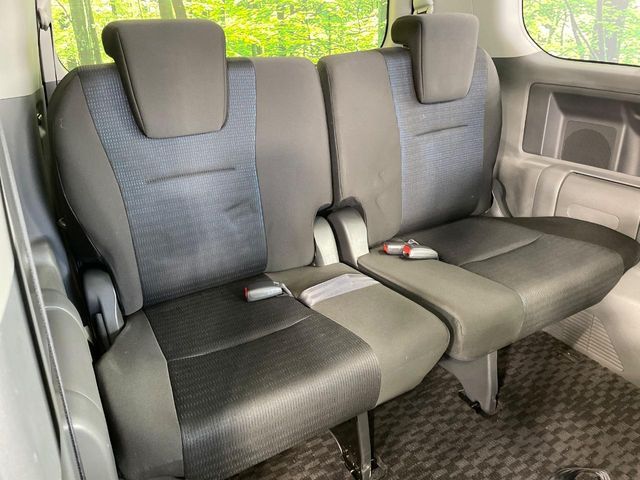 TOYOTA VOXY 2010 Image 31