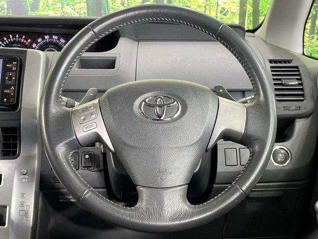 TOYOTA VOXY 2010 Image 31