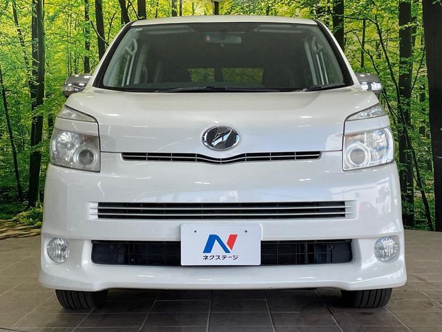 TOYOTA VOXY 2010 Image 31