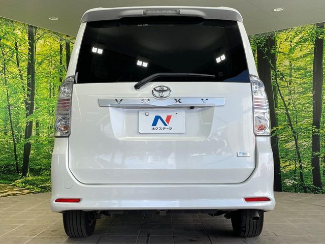 TOYOTA VOXY 2010 Image 31