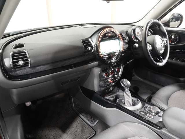 BMW MINI COOPER D CL 2017 Image 31