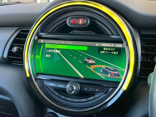 BMW MINI COOPER 5DOOR 2019 Image 31