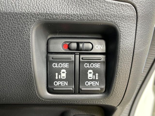 HONDA N BOX 2016 Image 31