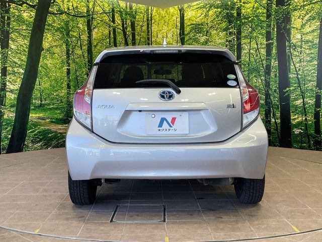 TOYOTA AQUA 2015 Image 31