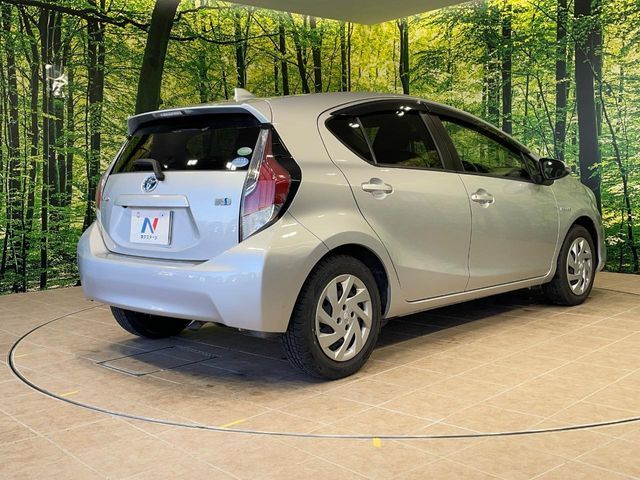 TOYOTA AQUA 2015 Image 31