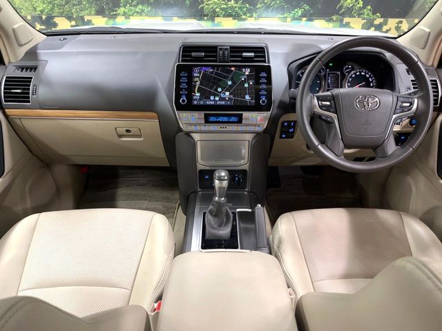 TOYOTA LANDCRUISER PRADO 2023 Image 31