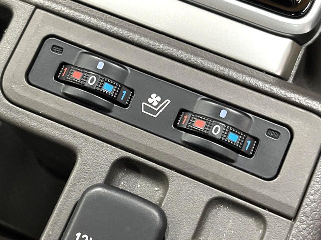 TOYOTA LANDCRUISER PRADO 2023 Image 31