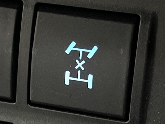 TOYOTA LANDCRUISER PRADO 2023 Image 31