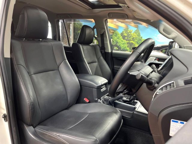 TOYOTA LANDCRUISER PRADO 2022 Image 31