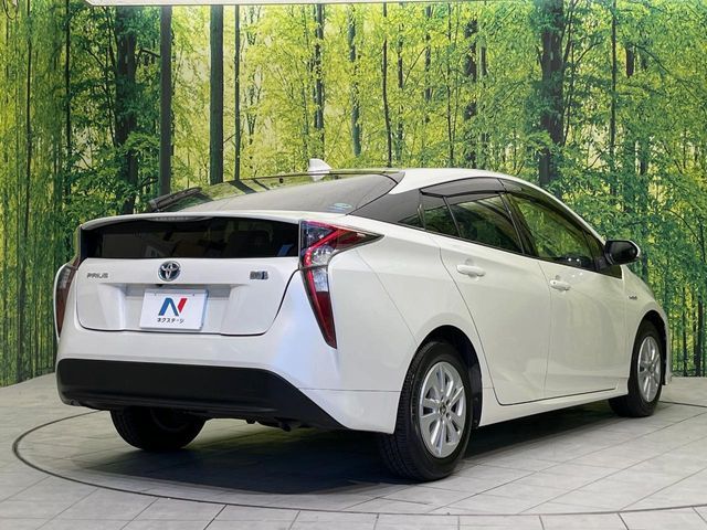 TOYOTA PRIUS 2016 Image 31