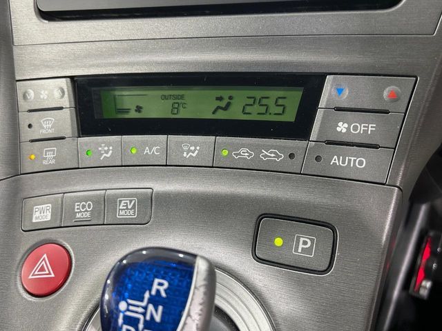 TOYOTA PRIUS 2012 Image 31