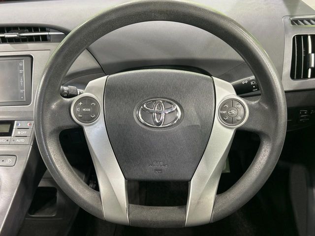 TOYOTA PRIUS 2012 Image 31