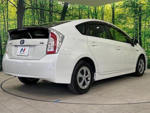 TOYOTA PRIUS 2012 Image 31