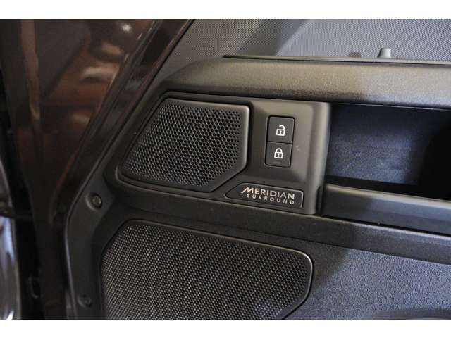 ROVER DEFENDER 2025 Image 31