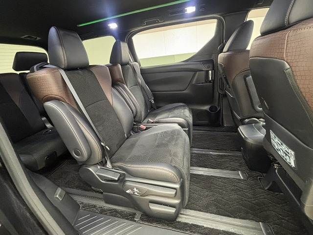 TOYOTA ALPHARD 2017 Image 31