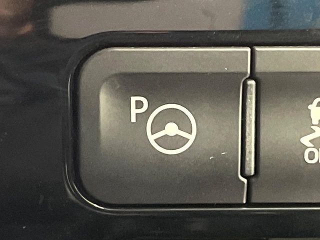 TOYOTA PRIUS 2018 Image 31