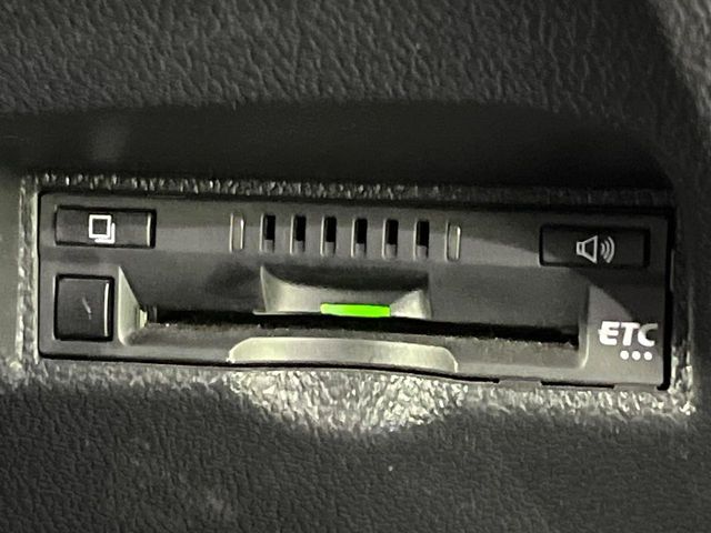 TOYOTA PRIUS 2018 Image 31