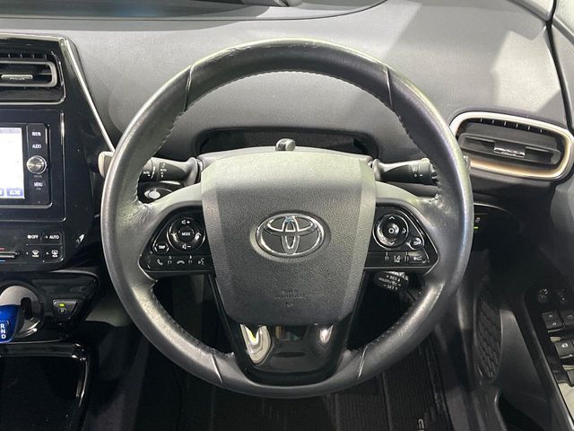 TOYOTA PRIUS 2018 Image 31