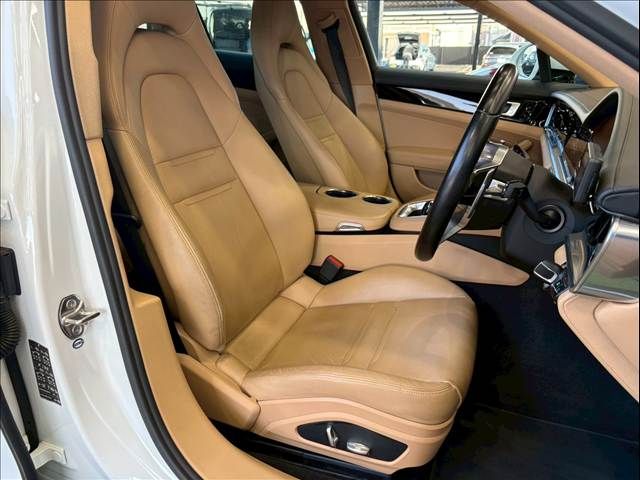 PORSCHE PANAMERA 2017 Image 31