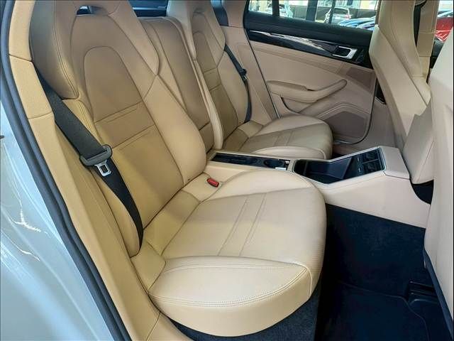 PORSCHE PANAMERA 2017 Image 31